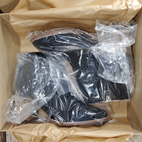 Madewell Bryce Calf Suede Ankle Chelsea Boots - Picture 2 of 8